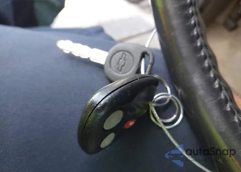 2005 Chevrolet Tahoe Z71 z USA, uszkodzony, nr VIN 1GNEK13T95R248902